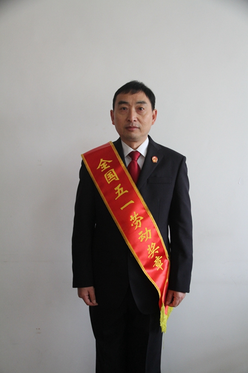林发扬荣获全国五一劳动奖章.JPG 林发扬荣获全国五一劳动奖章.JPG