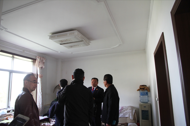 2.前往当事人家里查看房屋受损情况.JPG