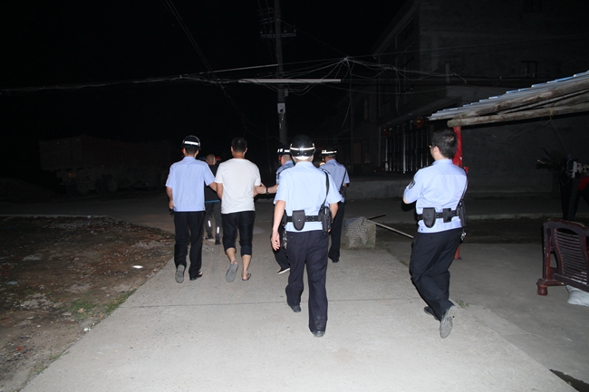 11.夜间行动.JPG